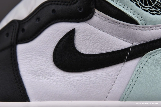 Rep LUCY Retro 1 861428-100 High Igloo Jordan 0812